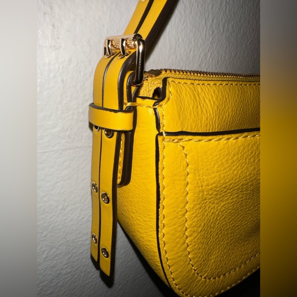 Michael Kors Small Hobo Bag *Authentic* - Picture 3 of 7